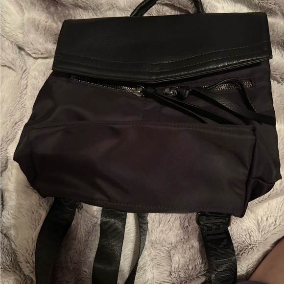 Botkier New York tigger back pack main image 5